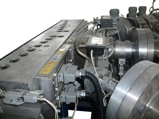 Brett-Maschinen-/Fenster-Profil der 915mm 1220mm Wand-WPC, das Maschine 55kw, 37 Kilowatt herstellt
