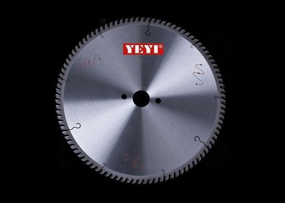 96 Zähne TCT, der Kreis ist, das Sägeblatt-Karbid, das für den Schnitt von Stahlplatte 300mm gespitzt wurde