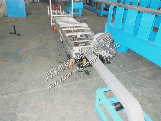 Bewegliche quadratische Downspoutmaschine, Rolle des Blechs 3KW, die Maschinen bildet