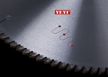 Aluminiumausschnitt Sägeblätter 450 x 4,0 x 3,2 x 120T, Plastik, metallschneidendes Blatt