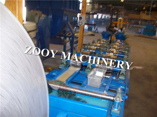 Aluminiumblechtrockenmauer Bolzen und Bahn rollen, Maschine mit hydraulischem Ausschnitt bildend